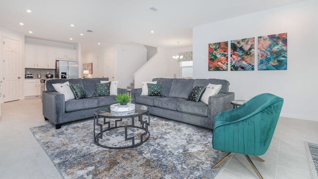 8989 Amelia Downs Trail in Kissimmee, FL - Building Photo