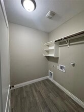 109 Mokulua Ln in Bastrop, TX - Building Photo - Building Photo