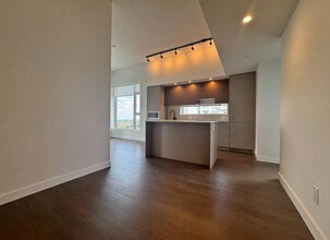 13725 George Jct in Surrey, BC - Building Photo - Building Photo