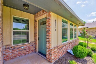 8801 SW 55th St-Unit -Unit B - The Dayton in Oklahoma City, OK - Building Photo - Building Photo