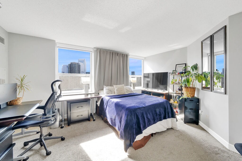 545 N Dearborn St, Unit 2510 in Chicago, IL - Building Photo