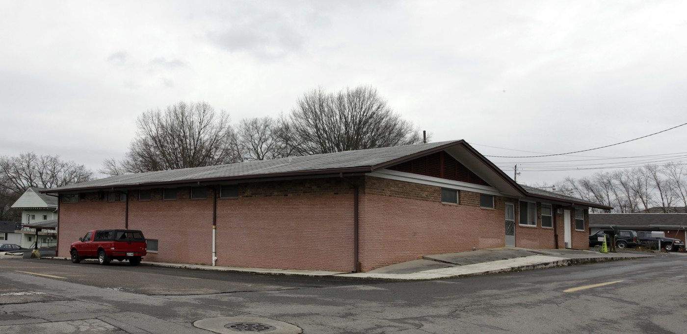 215 Oak St in Cleveland, TN - Building Photo