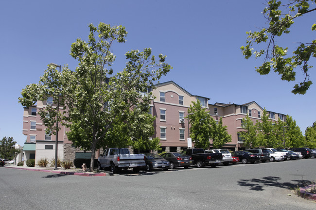 Strobridge Court Apartments in Castro Valley, CA - Building Photo - Building Photo