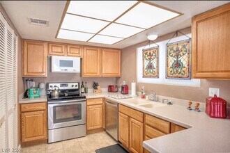 4674 Monterey Cir in Las Vegas, NV - Building Photo - Building Photo