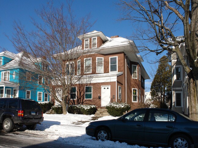 172 Barker St in Hartford, CT - Building Photo - Building Photo