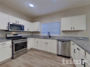 13038 W Aster Dr in El Mirage, AZ - Building Photo - Building Photo