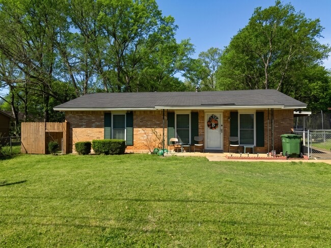 property at 707 Golden Gate Dr