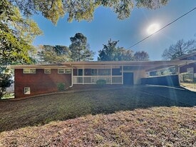 1407 Palmer Pl SW in Mableton, GA - Building Photo
