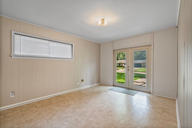 property at 5532 Meadow Creek Ln