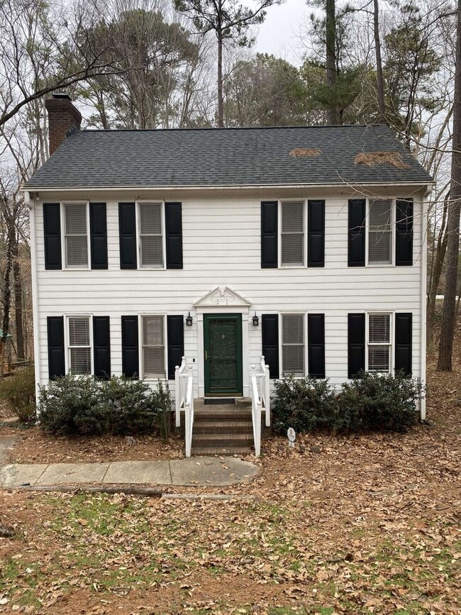 property at 2 Thorne Ridge Dr