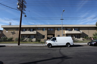 Variel Towers in Canoga Park, CA - Building Photo - Building Photo