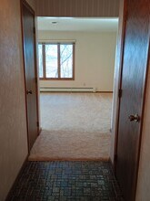 728 Colonial Cir in Faribault, MN - Building Photo - Building Photo