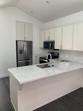 219 N Ave 54, Unit 221 in Los Angeles, CA - Building Photo - Building Photo