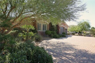421 Foxhall Rd in Henderson, NV - Building Photo - Building Photo