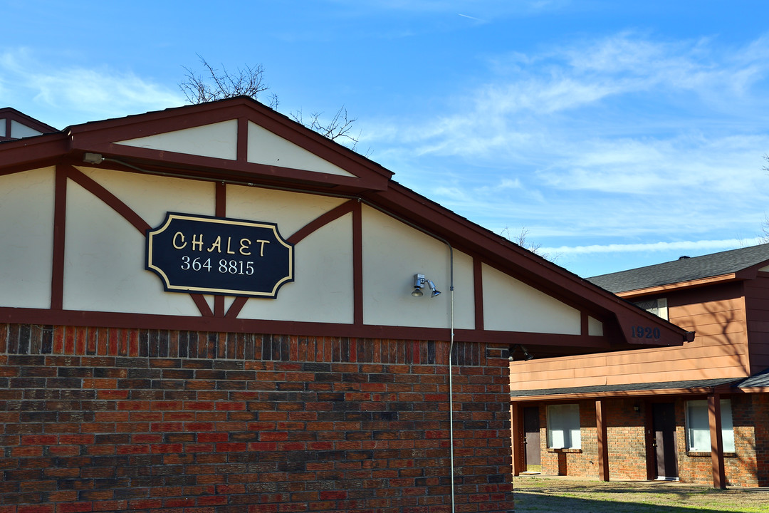 Chalet Apartments in Norman, OK - Building Photo