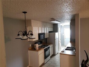 12007 Commonwealth Way in Austin, TX - Building Photo - Building Photo