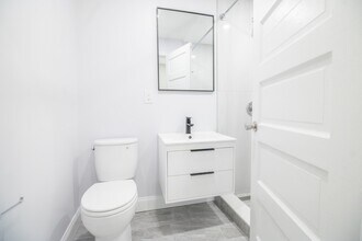 36 Winchester St, Unit 6 in Brookline, MA - Foto de edificio - Building Photo