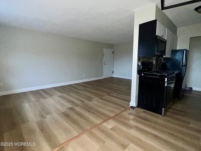 property at 12 Manchester Ct