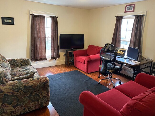 49 Eaton Ave, Unit #2 in Norwich, NY - Building Photo - Building Photo