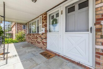 29 Butler St in Glen Cove, NY - Building Photo - Building Photo