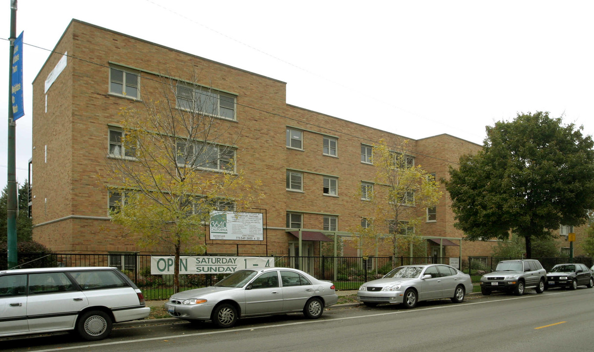 3640 N California Ave in Chicago, IL - Building Photo