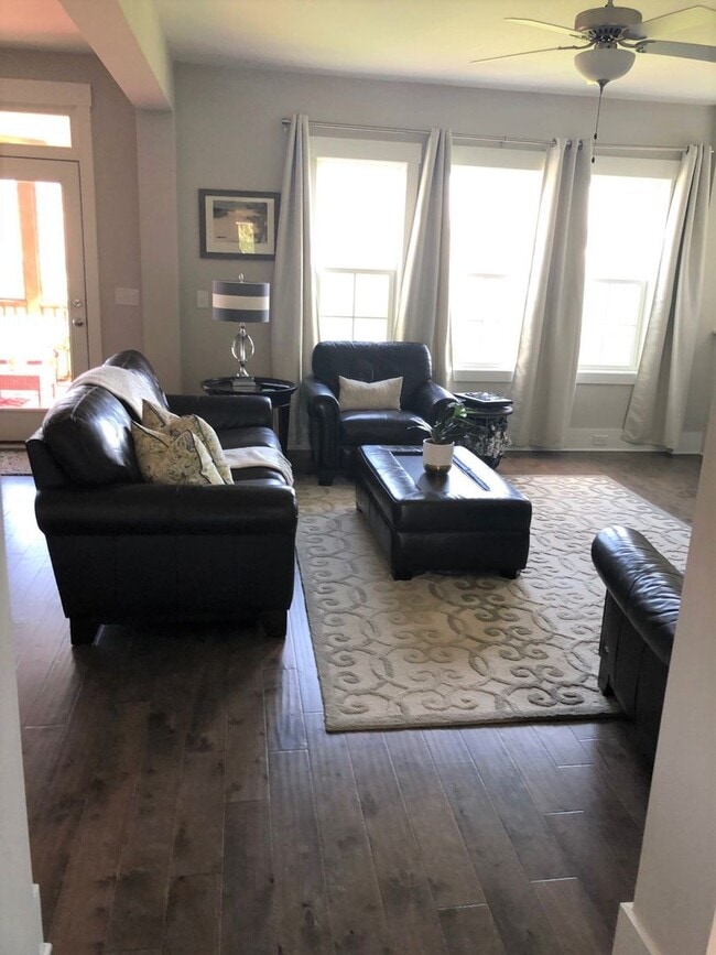 292 Tyner Loop Cir in Chapel Hill, NC - Building Photo - Building Photo