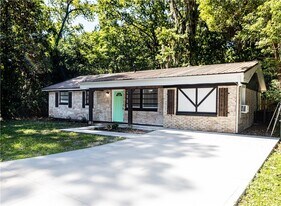 217 Wesley St in Savannah, GA - Building Photo