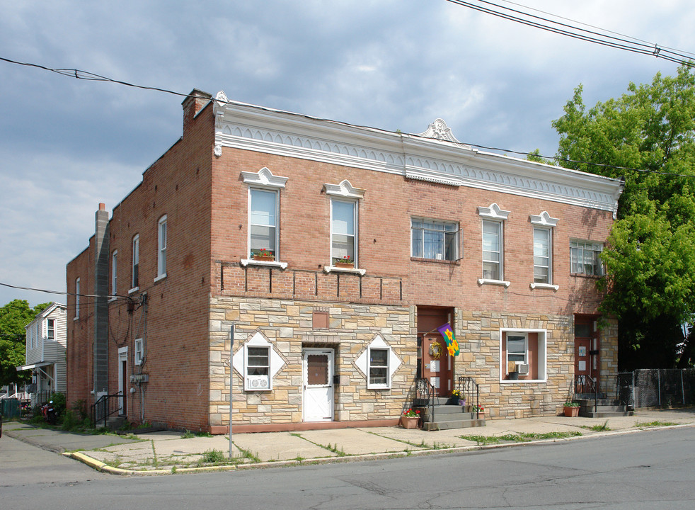 34-36 Albany Ave in Green Island, NY - Building Photo