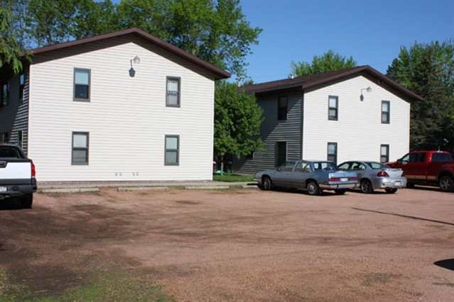 105-107 E Elm St in Spencer, WI - Building Photo