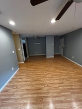206 Woodland Dr in Cromwell, CT - Building Photo - Building Photo