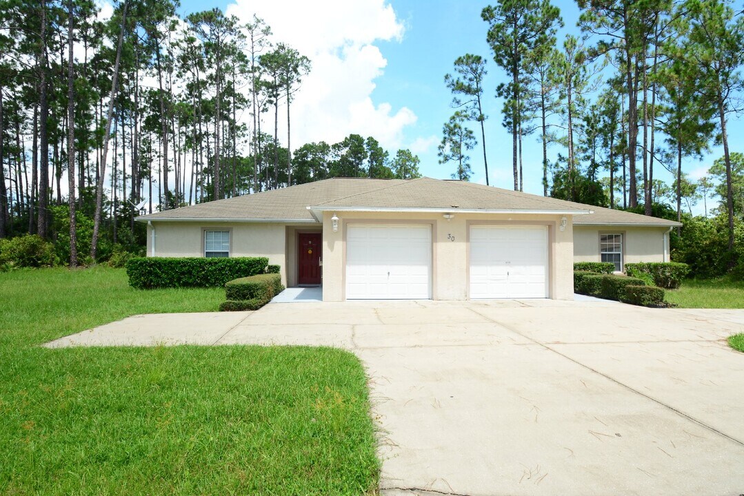 30 Eton Ln in Palm Coast, FL - Building Photo