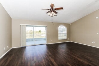 6410 64th Dr E in Palmetto, FL - Building Photo - Building Photo
