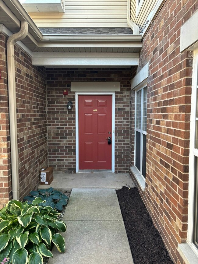 property at 512 Pineridge Dr N