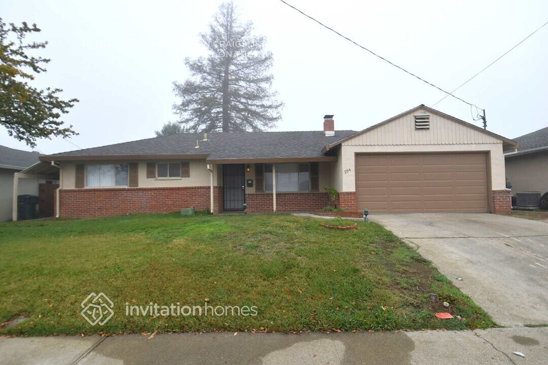 209 Bart Ave in Antioch, CA - Building Photo