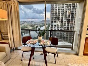 444 Nahua St in Honolulu, HI - Building Photo - Building Photo