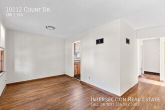 10112 Count Dr in St. Louis, MO - Building Photo - Building Photo