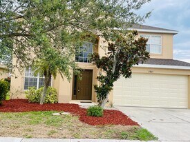 2803 Suncoast Lakes Blvd in Port Charlotte, FL - Building Photo