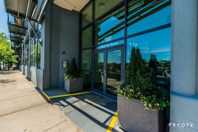 property at 1224 W Van Buren St