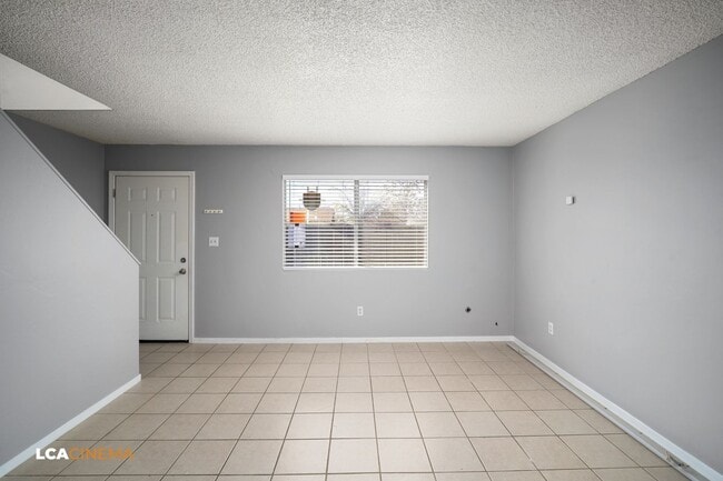 322 Decatur St in Bakersfield, CA - Building Photo - Building Photo