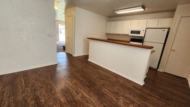 1313 Eastgate Dr in Norman, OK - Building Photo - Building Photo