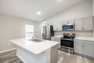 13011 Pennybrook Dr in Riverview, FL - Building Photo - Building Photo