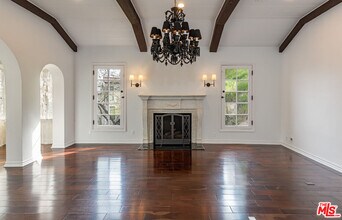 1467 Kings Rd in Los Angeles, CA - Building Photo - Building Photo