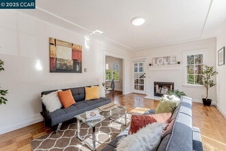 654 Mandana Blvd in Oakland, CA - Building Photo - Building Photo