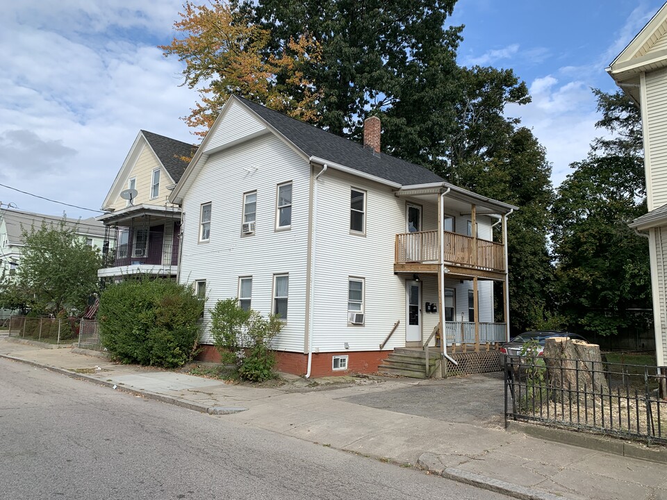 77 Greene St in Pawtucket, RI - Building Photo