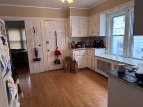 3445 N Cramer St, Unit 1st floor in Milwaukee, WI - Building Photo - Building Photo