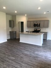 28364 Longfellow Ln in Albany, LA - Building Photo - Building Photo