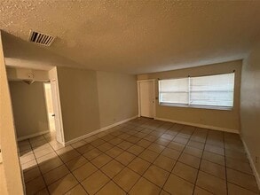 5303 NW 24th Ct in Lauderhill, FL - Building Photo - Building Photo