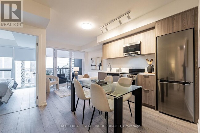 223-1223 Redpath Ave