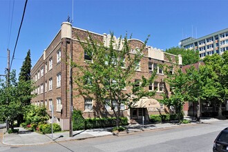 Parkhurst Apartments in Seattle, WA - Building Photo - Building Photo