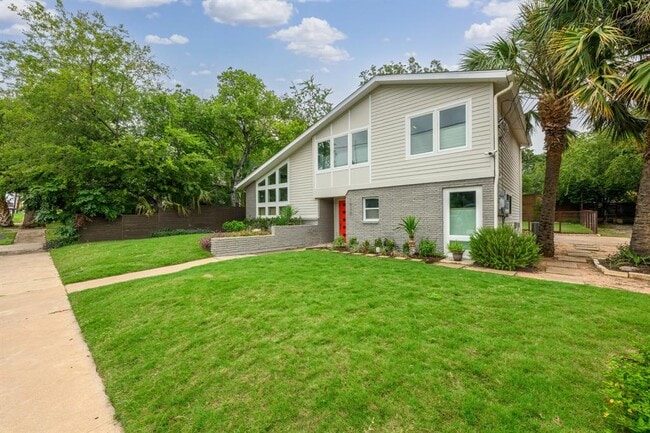 property at 1410 E 11th St
